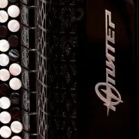 Баян «Юпитер-ЛЮКС 55» 5-рядный, 4-голосный, 55х92х58/120, готово-выборный