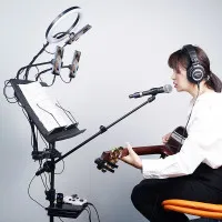 GUITTO GMS-01 Микрофонная стойка со встроенным пюпитром, держателями и подсветкой