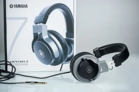 Наушники YAMAHA HPH-MT7