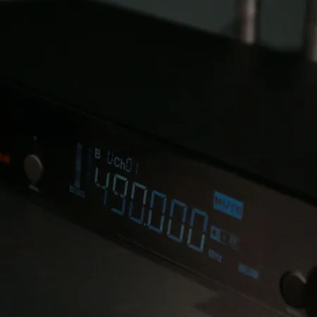 Октава OWS-U2200D-B Радиосистема вокальная, 2 головных микрофона, 512-562 МГц (УВЧ)