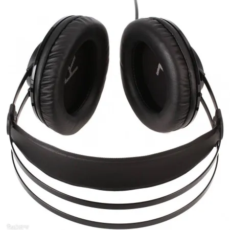 AKG K72 наушники закрытые