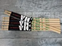 VIC FIRTH SBG Benny Greb Палочки барабаннные, орех, деревянный наконечник