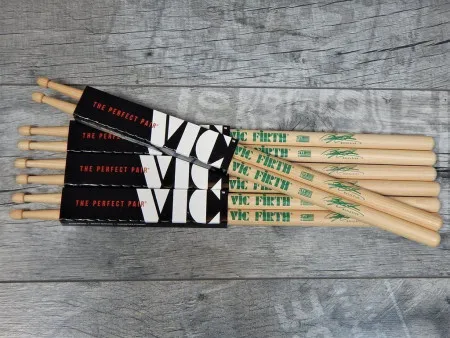 VIC FIRTH SBG Benny Greb Палочки барабаннные, орех, деревянный наконечник