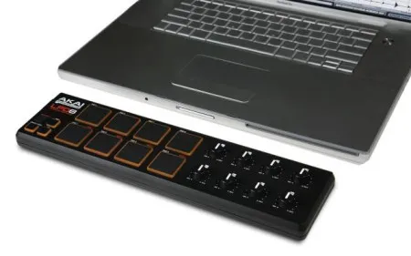 AKAI PRO LPD8