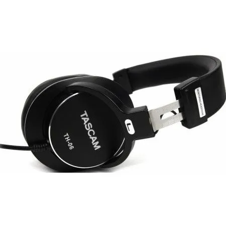 Tascam TH-06 наушники закрытые Tascam TH-06 наушники закрытые