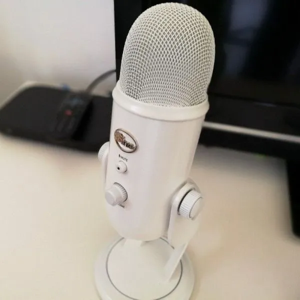 Blue Yeti Whiteout - микрофон USB, студийный конденсаторный