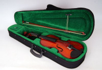 Carayа MV-008 Скрипка акустическая размера 1/8 в футляре со смычком