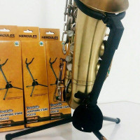 Hercules DS431B Стойка для саксофона альт