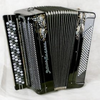 Баян БН-17 «ЯСНАЯ ПОЛЯНА» 3-рядный, 2-голосный, 67х120/57-II
