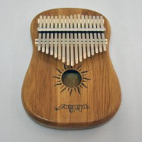 Мозеръ KMT-3 Требл Guitar Калимба резонаторная, 17 язычков, дуб