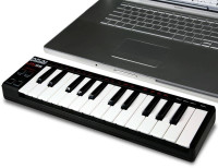 AKAI PRO LPK25
